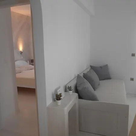 Aparthotel Lefkes 4*
